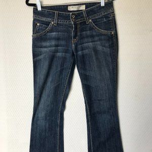 HUDSON JEANS NW WOMEN SIZE 29 FINE TAILORED JEANS MADE IN USA FLARE